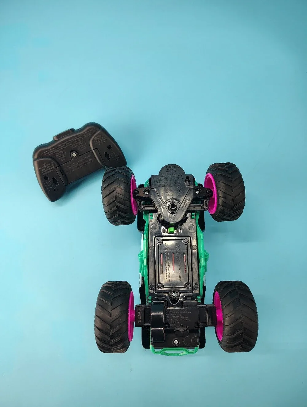 Monster Jam Grave Digger Nitro Neon Monster Truck 1:24 (With Remote) Works VG